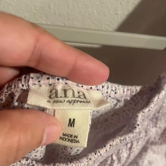 A.N.A. Light Pink Patterned Blouse Size Medium - Picture 3 of 4